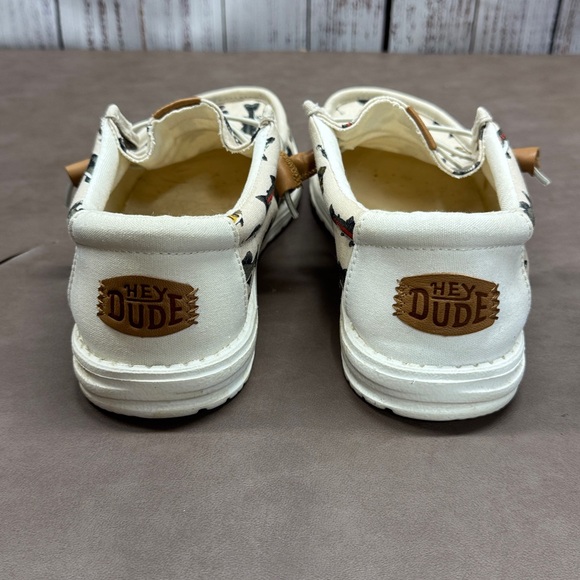 Hey Dude Men’s Wally Cream Fish Lure Print Casual Slip On Shoes - Picture 5 of 9